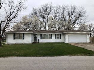 1401 Whipporwill Dr, Clinton, MO 64735