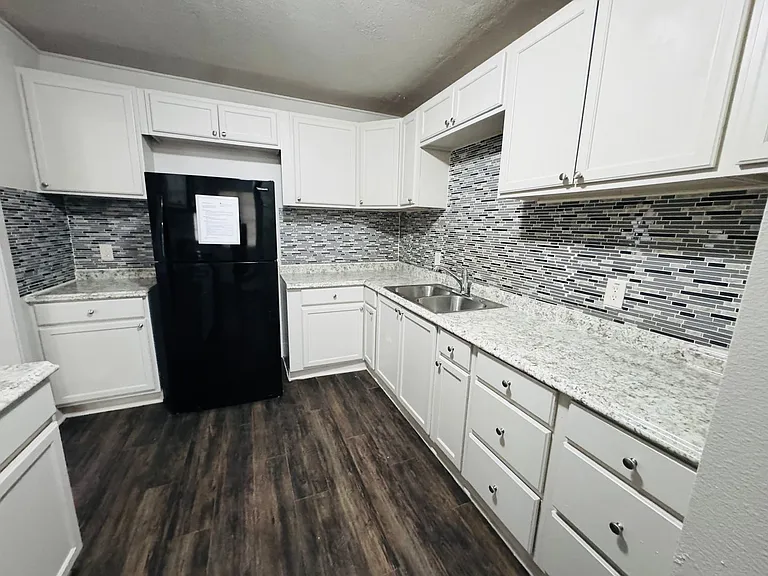 1955 Rice Dr — Photo 6
