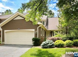 255 Westervelt Ln, Mahwah, NJ 07430