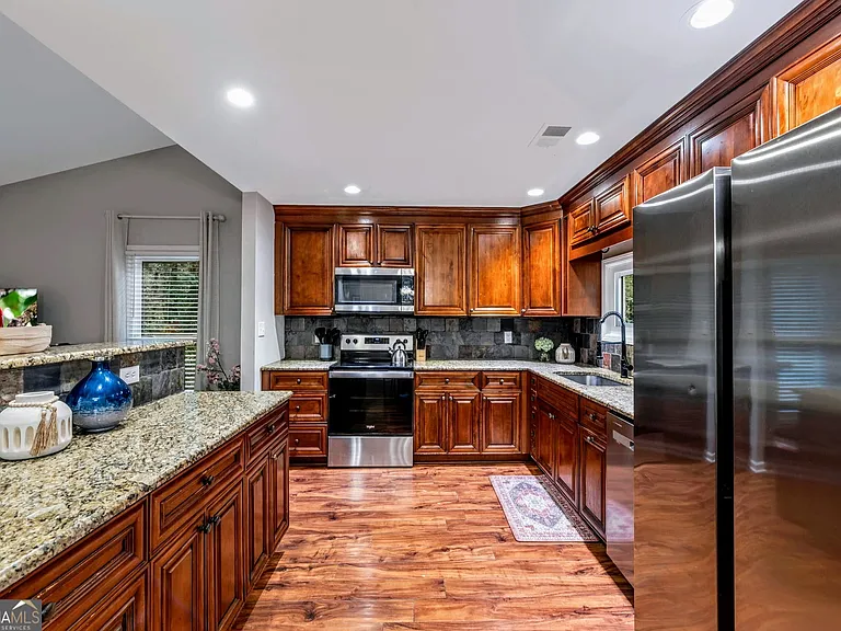 2660 Indian Lake Dr — Photo 8