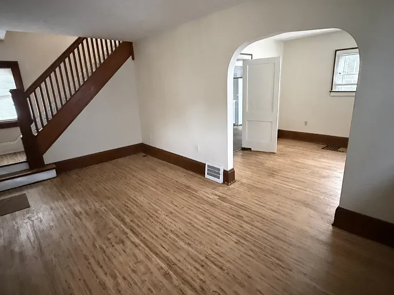 1149 Brown St — Photo 9