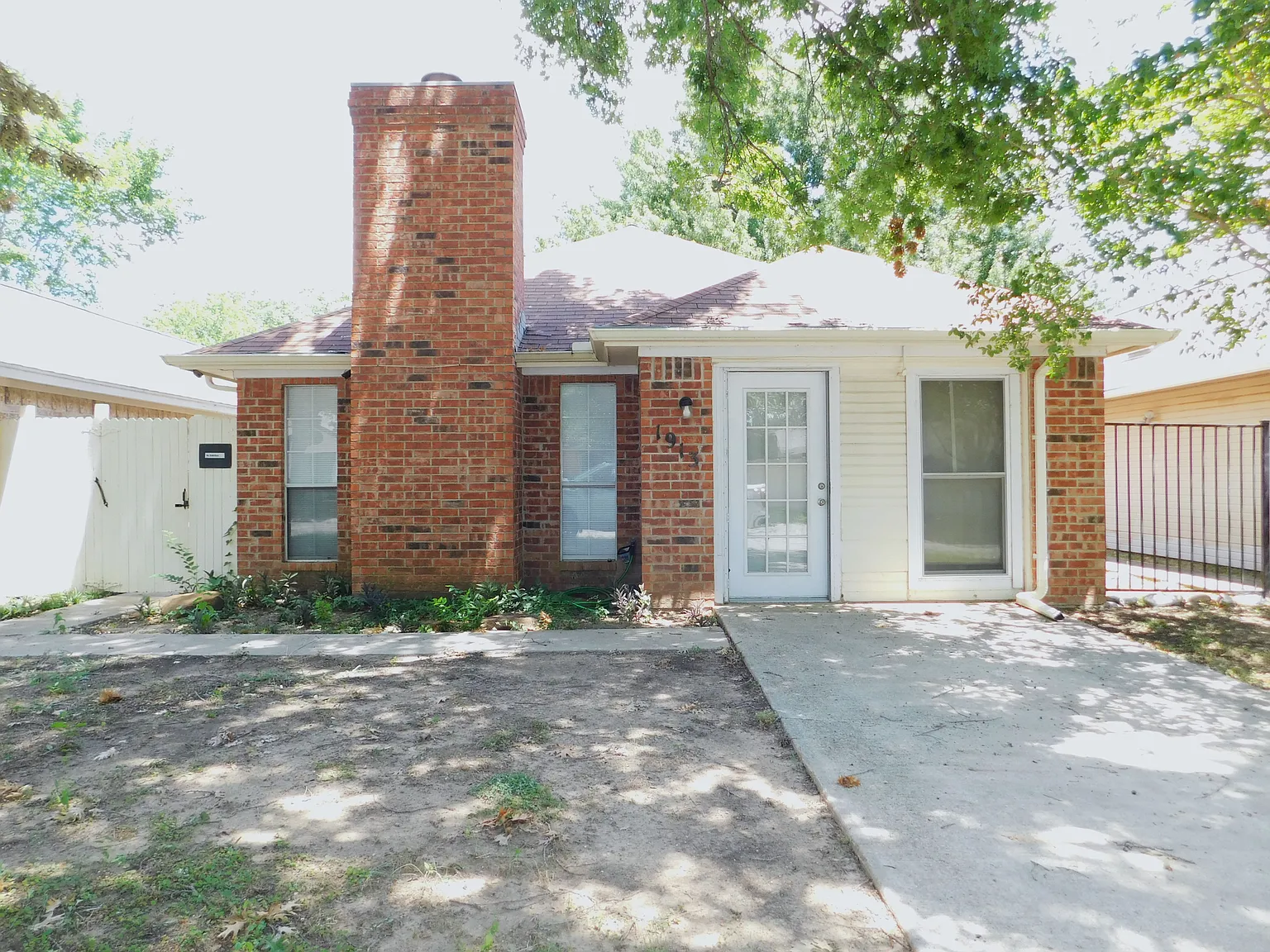 4 bed, 1427 sqft, $1,895 — Photo 2