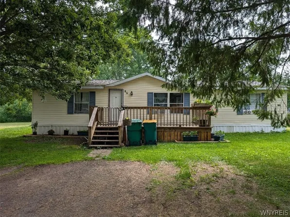 86 Pioneer Ln, Delevan, NY 14042