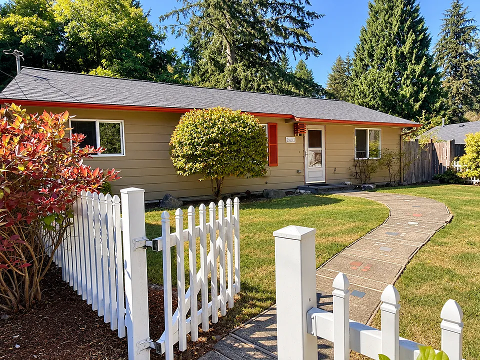 16807 11th Ave NE