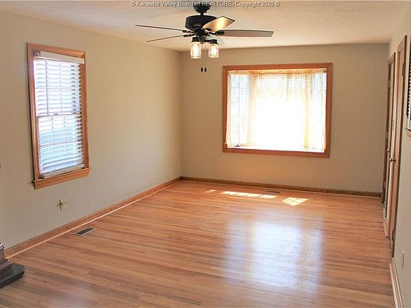 3rd image of 2130 Lincoln Ave