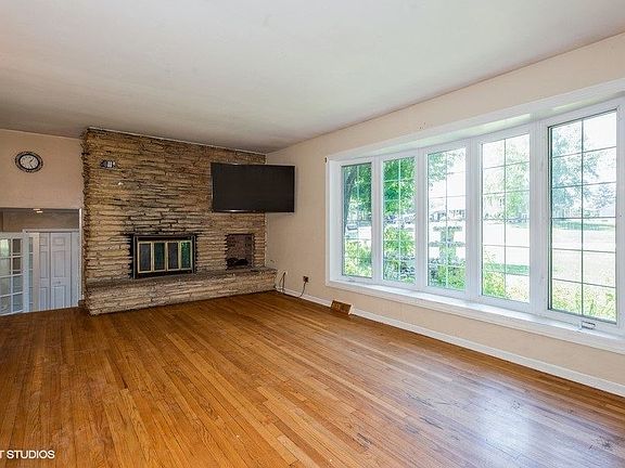 4th image of 2N031 Diane Ave
