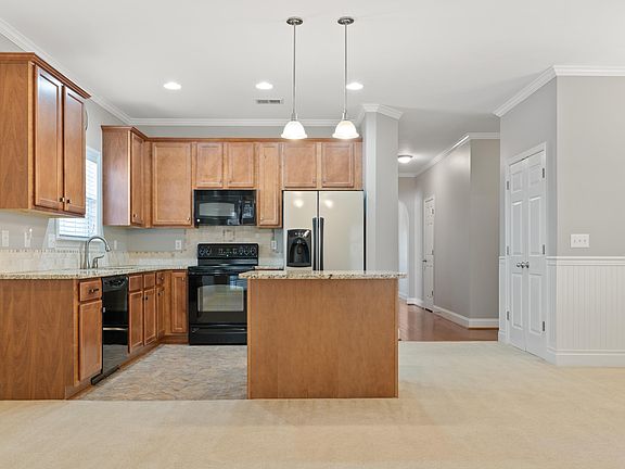 5th image of 2032 Chelsea Park Bnd