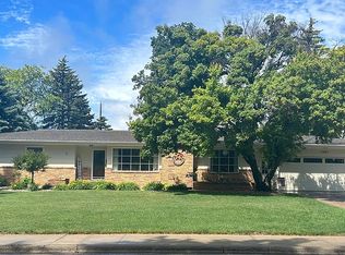 1301 N 4th St, Aberdeen, SD 57401