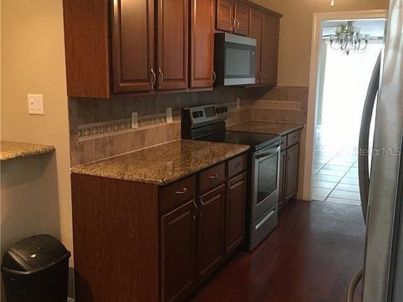 2nd image of 1009 Pearce Dr Unit 103