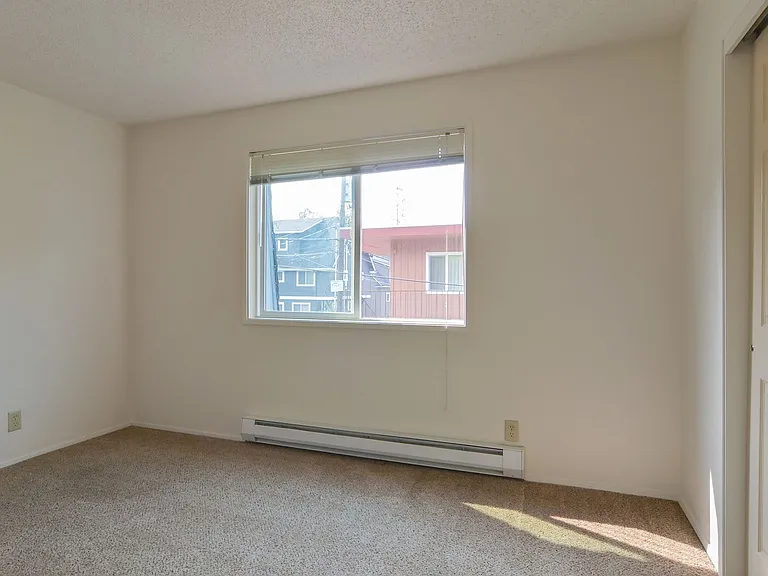 1437 High St — Photo 37