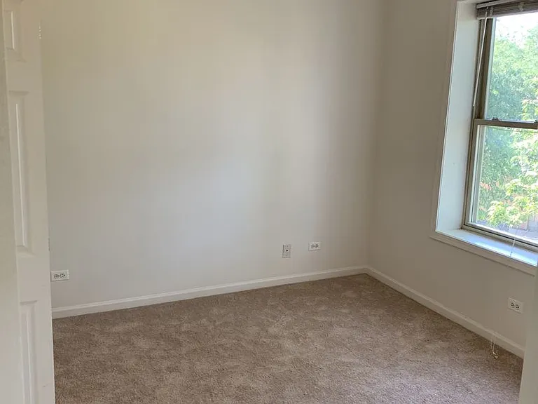 1943 W Chase Ave #2 — Photo 11