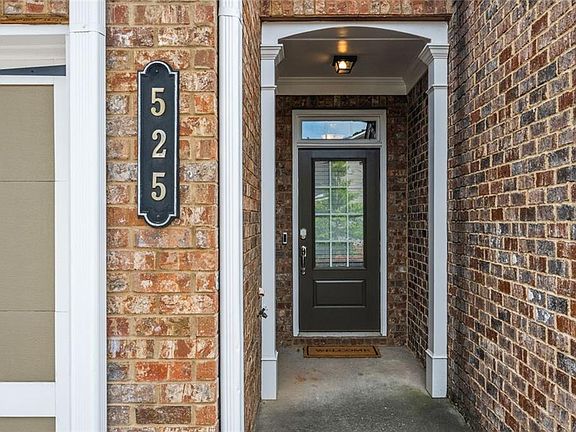 2nd image of 525 Coral St