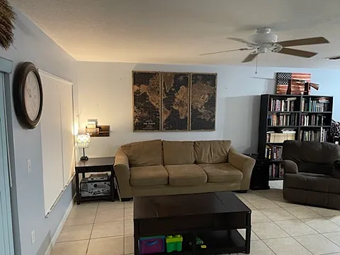 2452 Hassonite St — Photo 3
