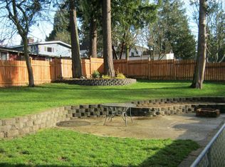 15 SW 102nd St, Seattle, WA 98146