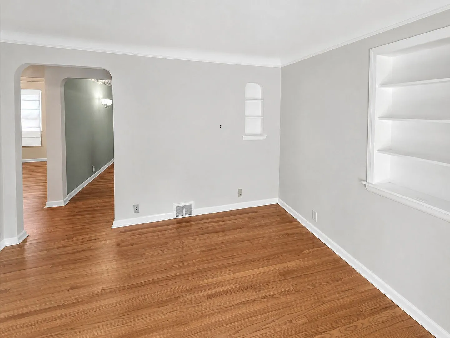 24550 Puritan Rd — Photo 3