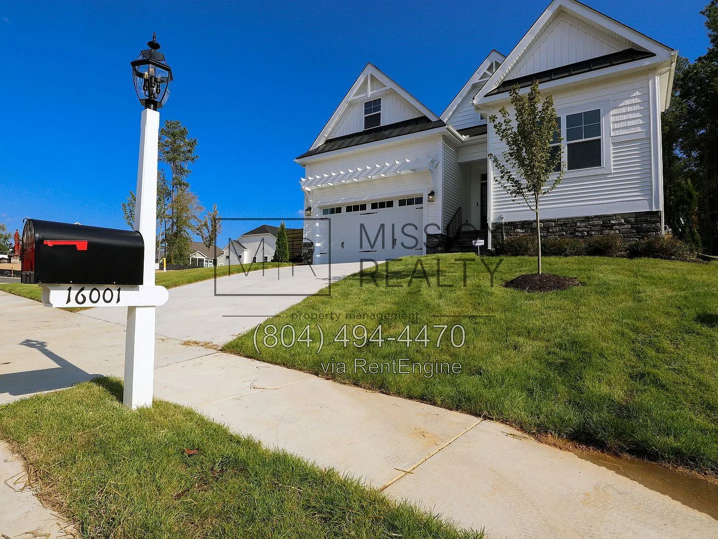 4 bed, 3.0 bath, 2400 sqft, $3,550 — Photo 2
