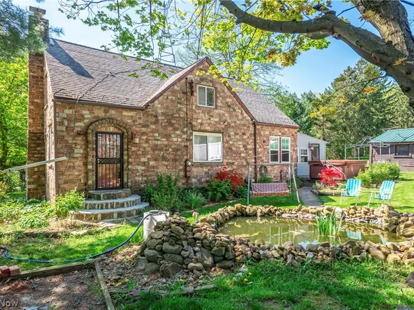 343 Bellus Rd, Hinckley, OH 44233