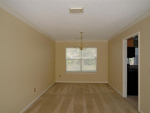 4th image of 2114 Castle Dr