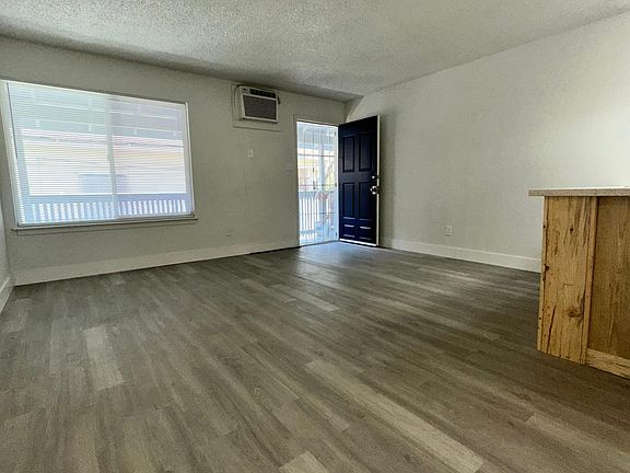 5th image of 640 W Park St APT E