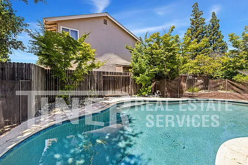 1721 Oakwood Dr Photo 1