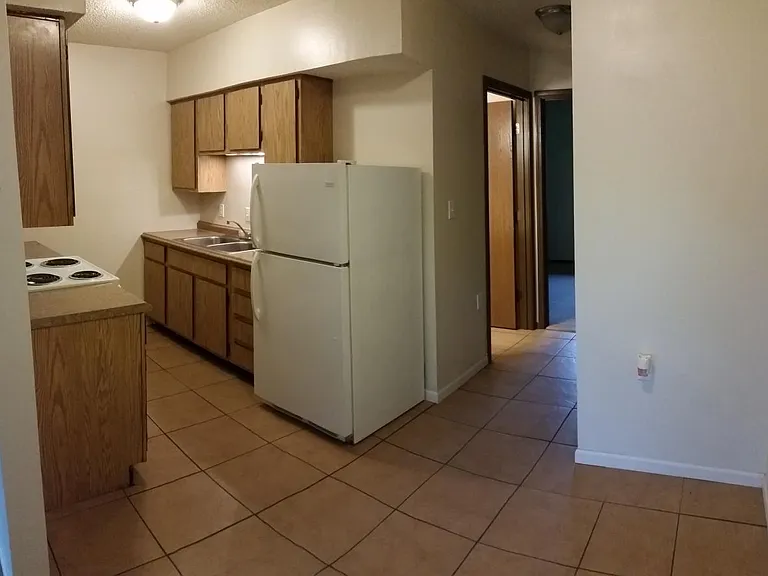 801 Elm St #H20 — Photo 11