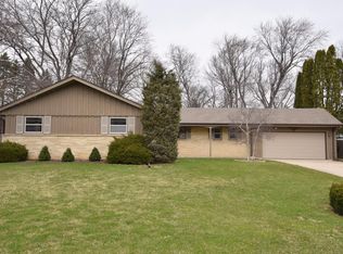 2510 W Hemlock Rd, Glendale, WI 53209