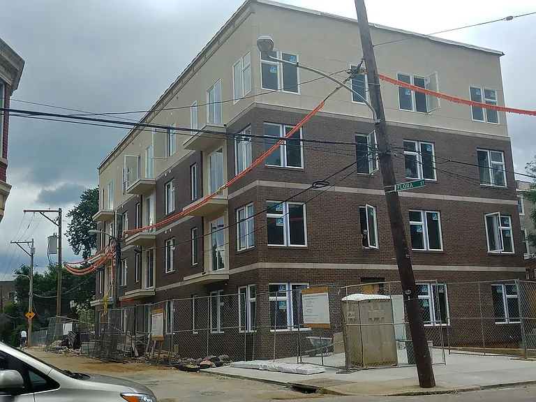 1636-54 W Flora Street — Photo 2