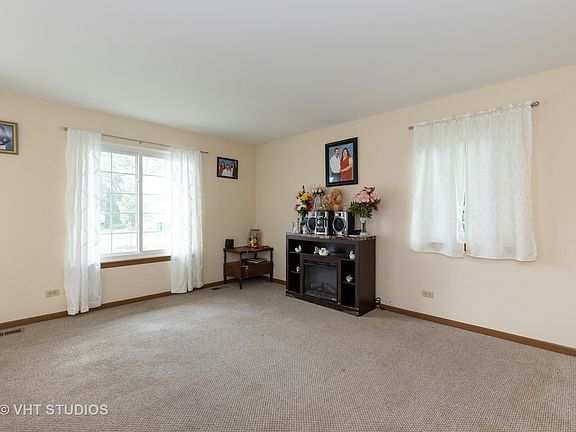 2nd image of 222 Pembrook Ct