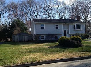 33 Azalea Ct, North Kingstown, RI 02852