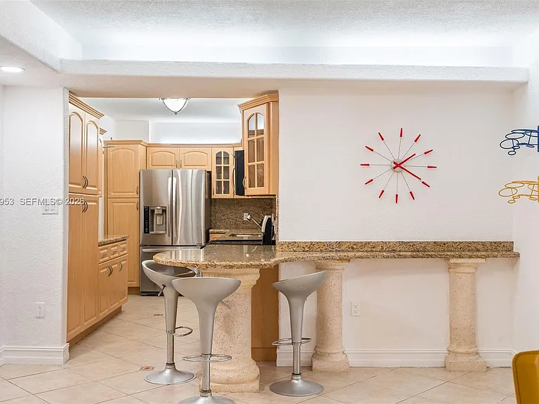 10185 Collins Ave #521 — Photo 10