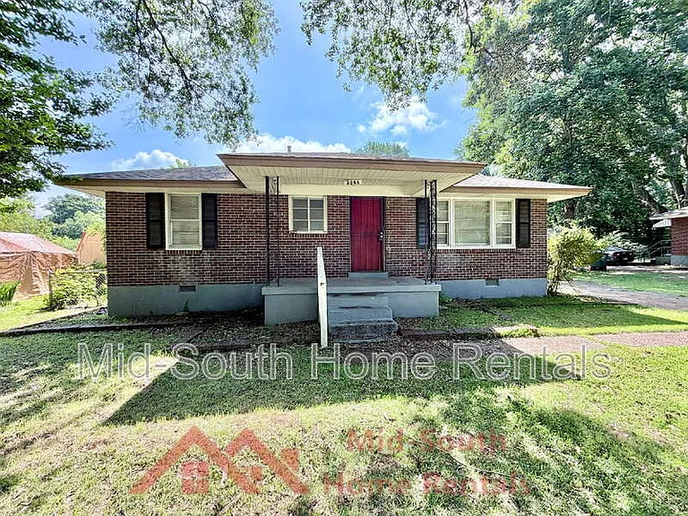 3284 Parham St — Photo 2