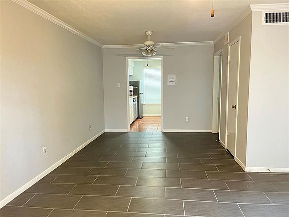 5th image of 1223 Augusta Dr APT 15