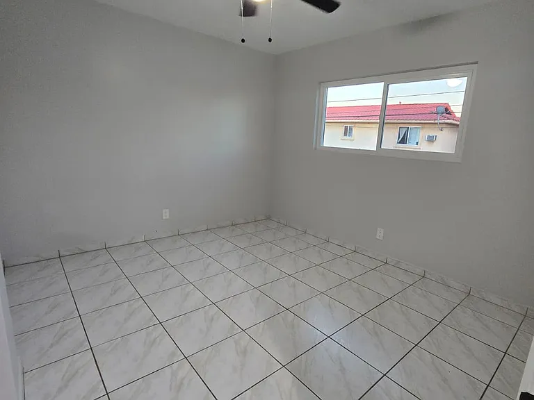 736 S Eastmont Ave #7 — Photo 12