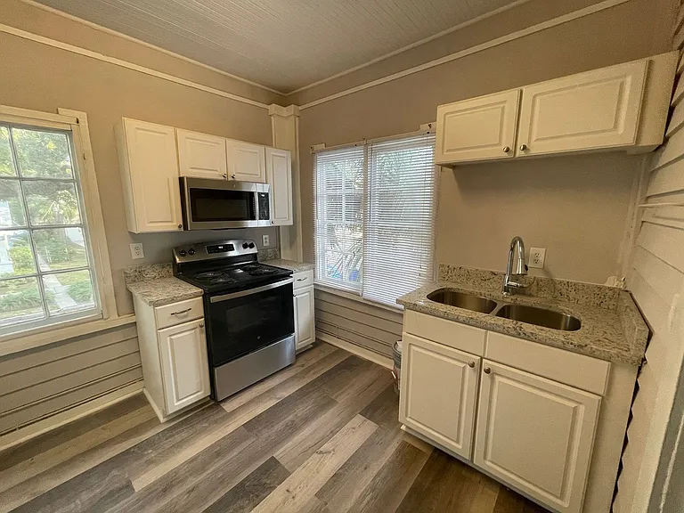 B 309 Brevard — Photo 7