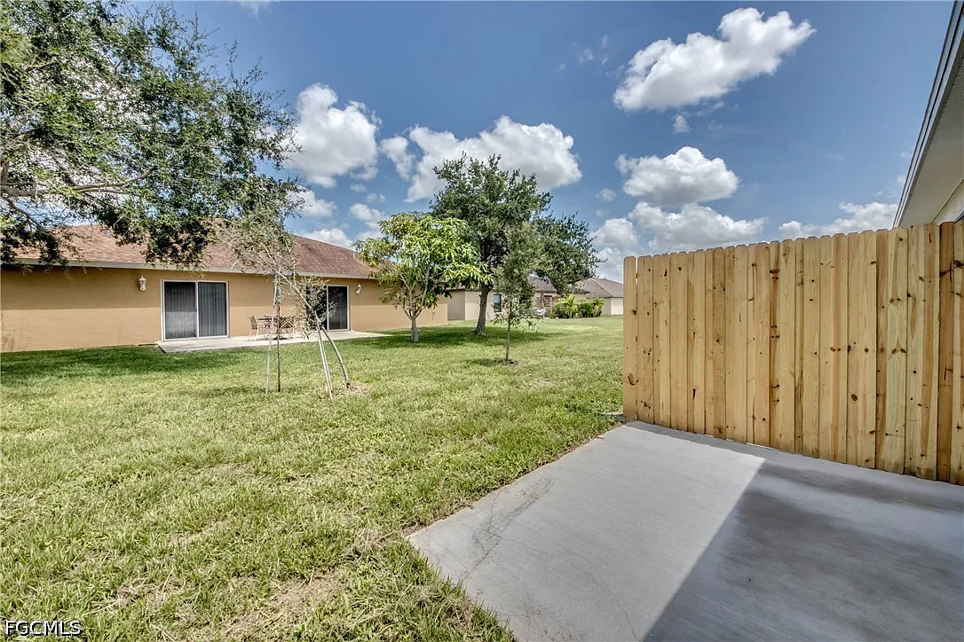 3 bed, 2.0 bath, 1210 sqft, $1,600 — Photo 3