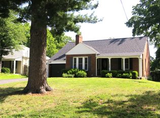 1036 N Geyer Rd, Saint Louis, MO 63122