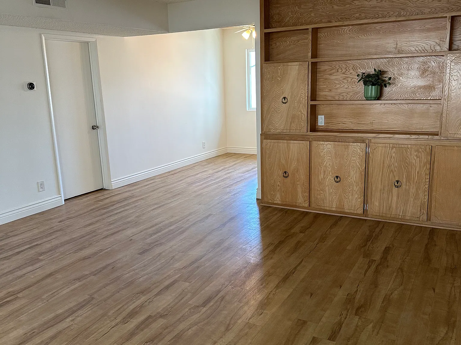 2 bed, 980 sqft, $2,695 — Photo 4