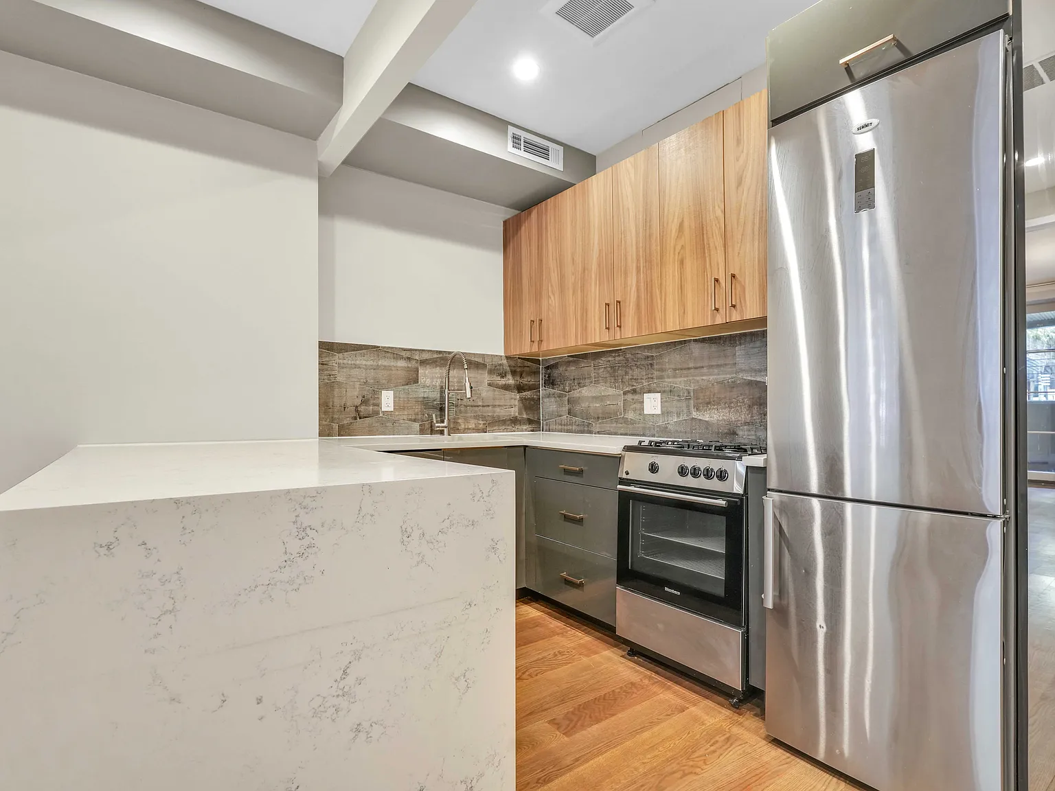 312 Clifton Place — Photo 3