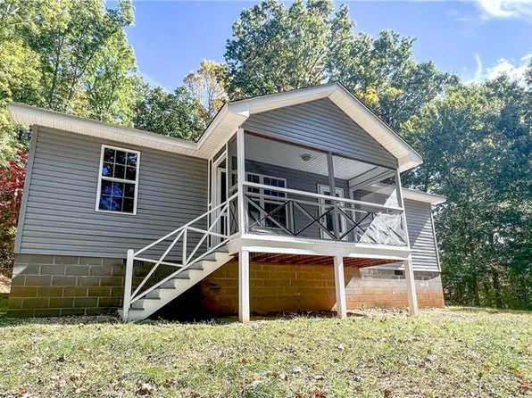 102 Putnam Rd, Cleveland, GA 30528