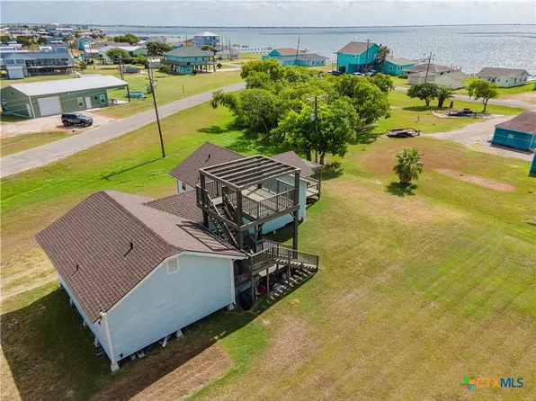 11 Enchanted Ln, Pt Lavaca, TX 77979