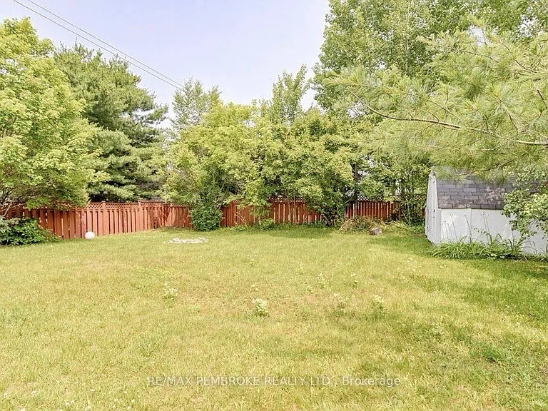 58 Selkirk St — Photo 19