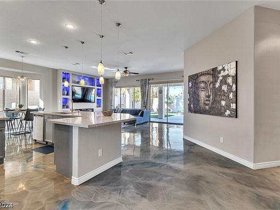 5th image of 232 Cliff Valley Dr