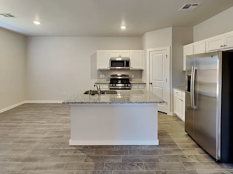 4517 NE 124th St — Photo 6