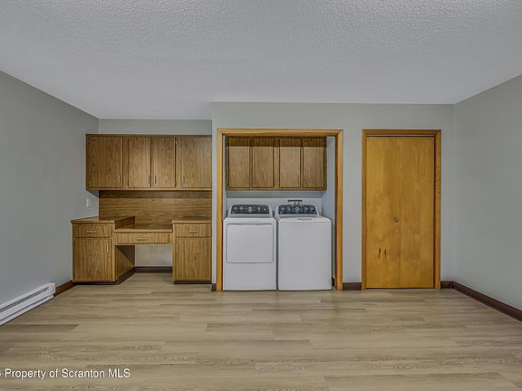 5th image of 811 Moosic Rd