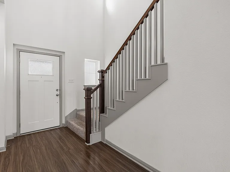 1504 Elise Ave — Photo 8
