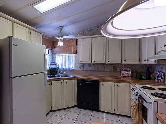 5th image of 10620 SW 27th Ave #D-9