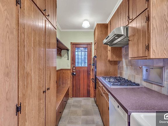 5th image of 5938 Matilija Ave