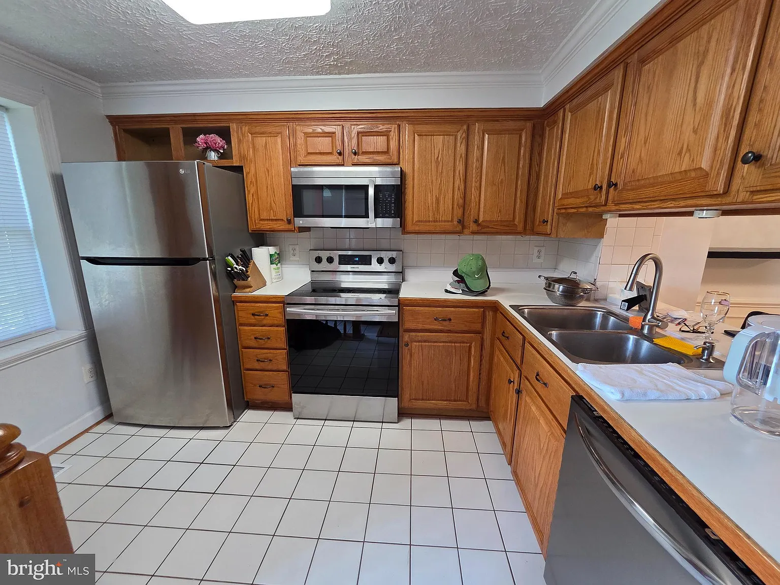 2 bed, 1.5 bath, 930 sqft, $2,350 — Photo 3