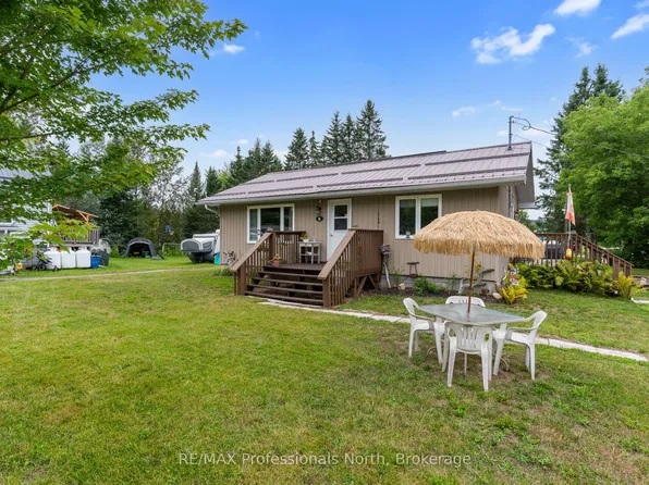 1B Lyons St, Minden Hills, ON K0M 2K0