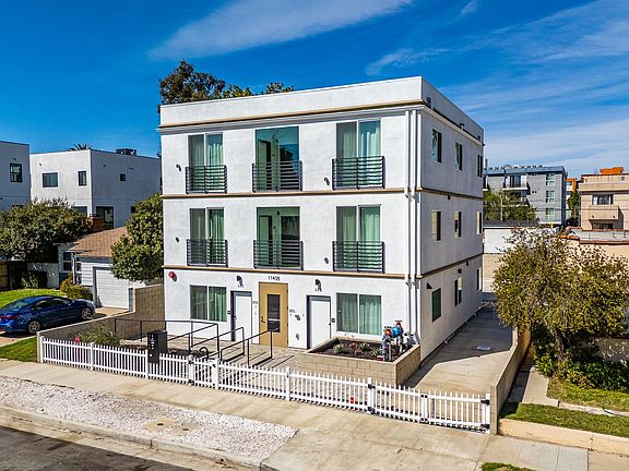 4th image of 11435 Cumpston St #201